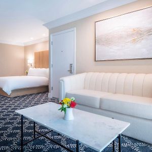 Queen Junior Suite